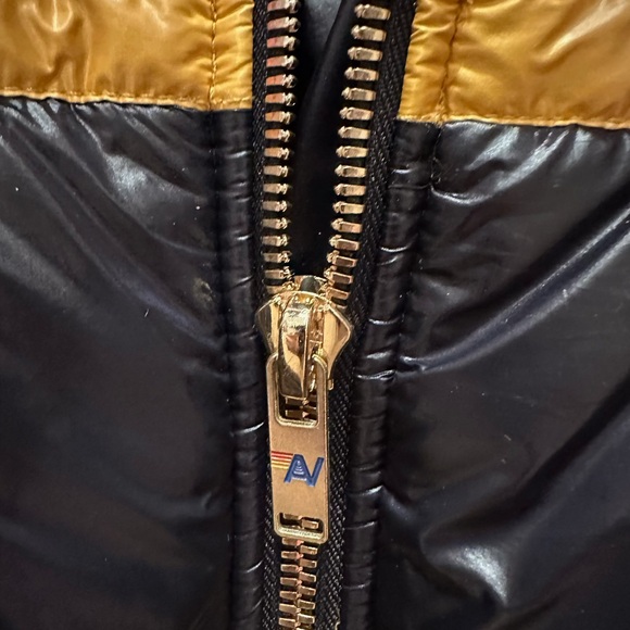 5 STRIPE LUXE APRES PUFFER JACKET - GLOSSY BLACK - Aviator Nation - Picture 3 of 5